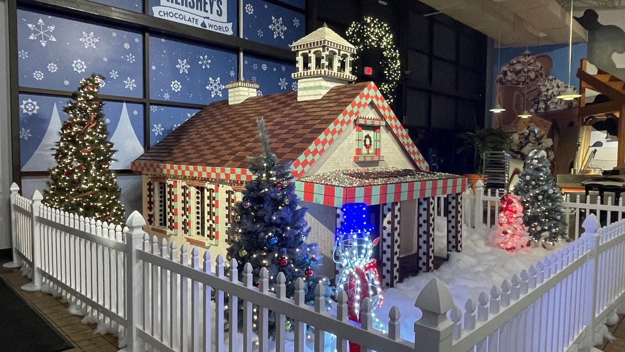 HERSHEY'S Holiday Chocolate House 2022
