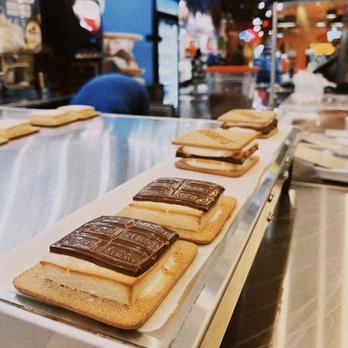Line of s'mores