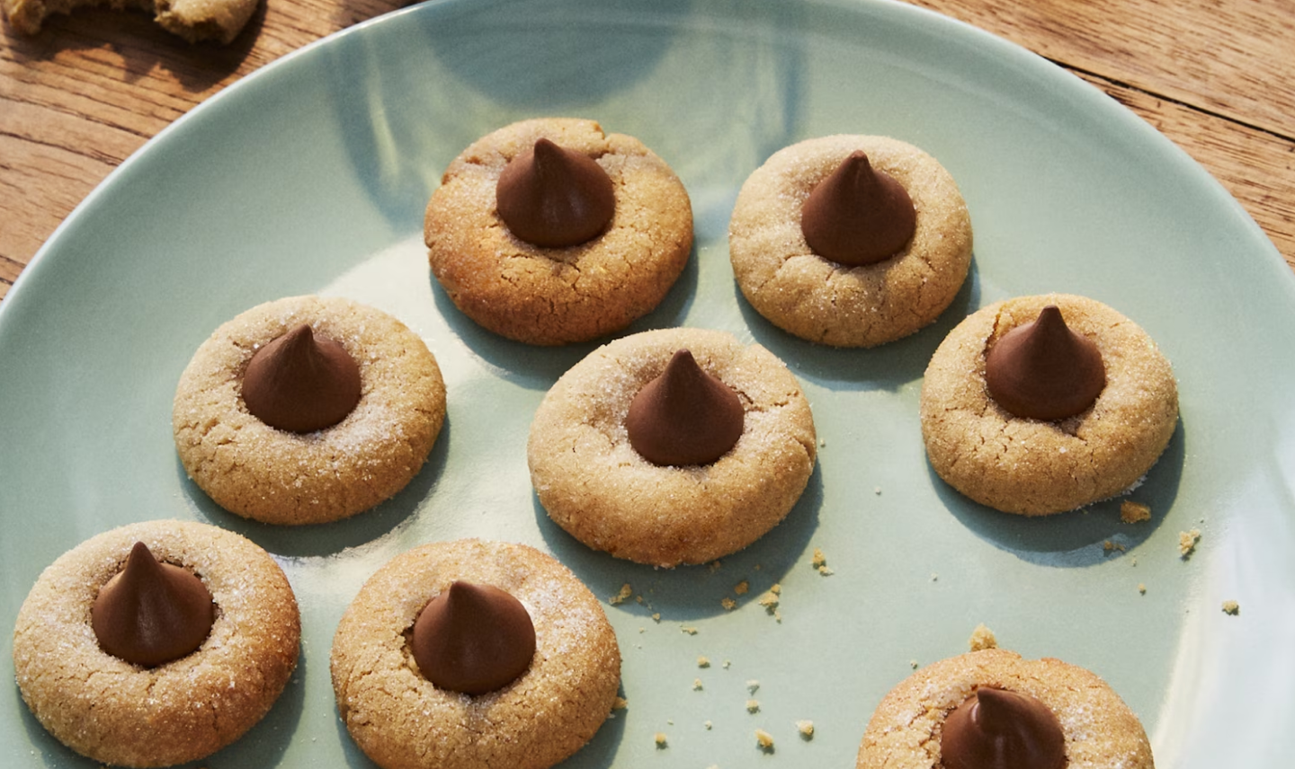 HERSHEY'S KISSES Blossom Cookies